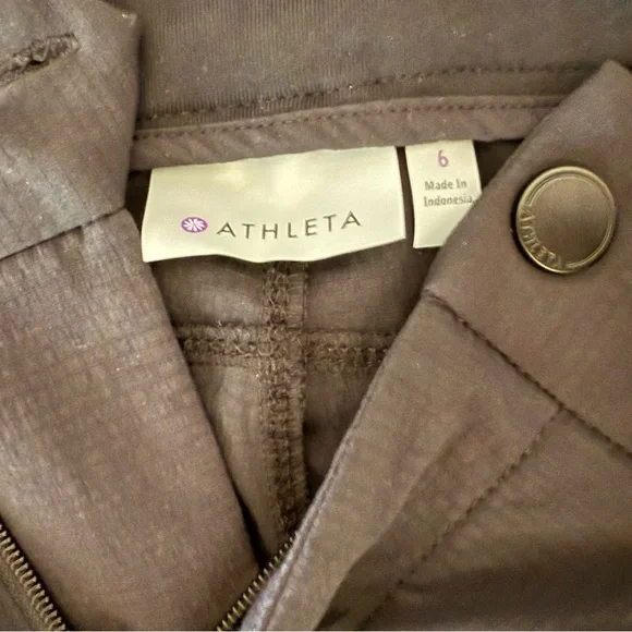 Athleta Trekkie 2.0 Shorts In Black - Picture 3 of 6